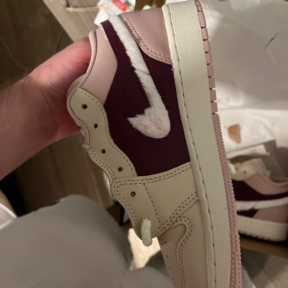 Nike Air Jordan 1 Low SE  5Y - Picture 8 of 10